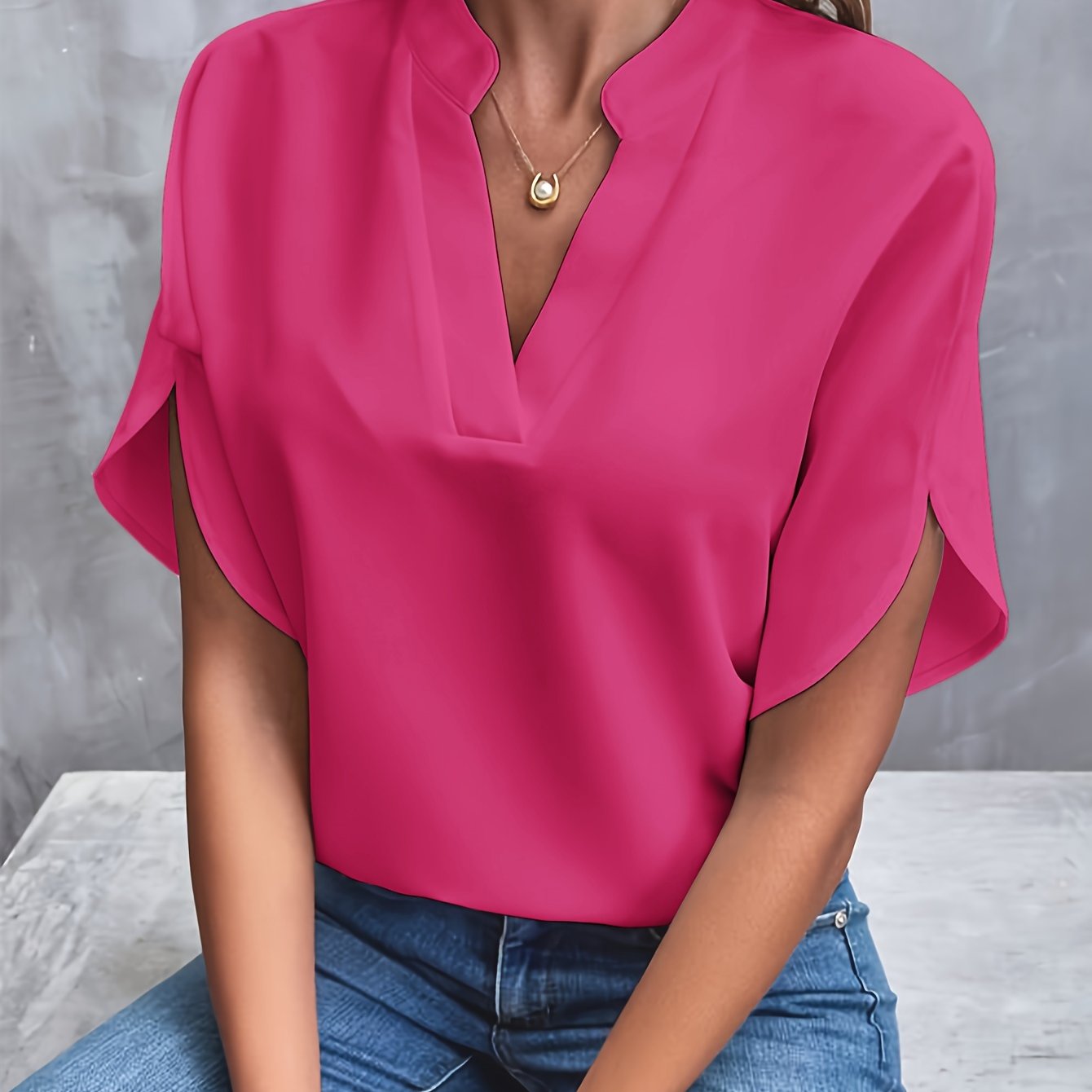 BLANCA - BLUSA SENCILLA CON CUELLO EN V
