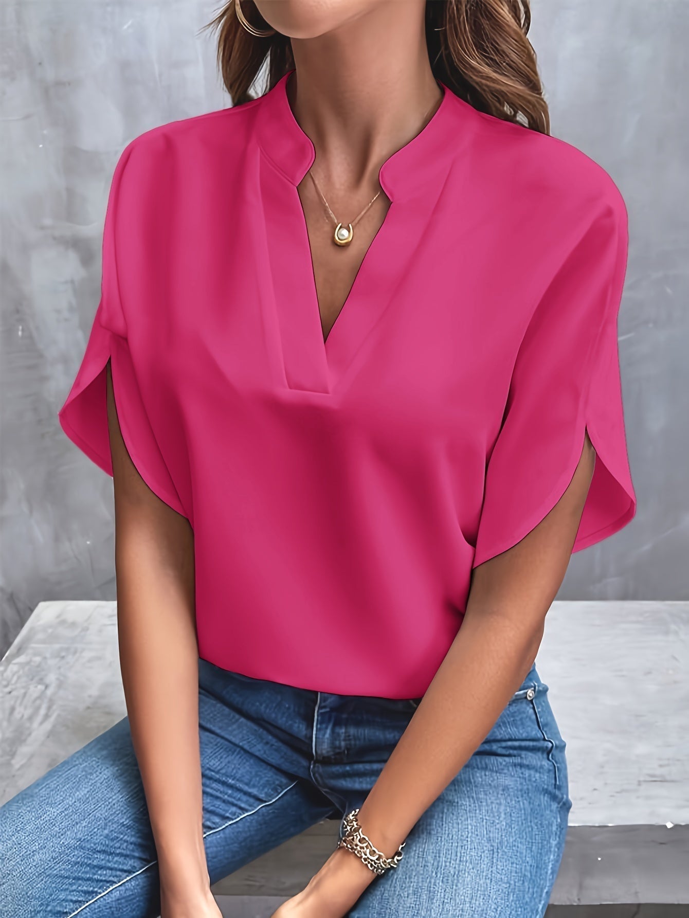 BLANCA - BLUSA SENCILLA CON CUELLO EN V