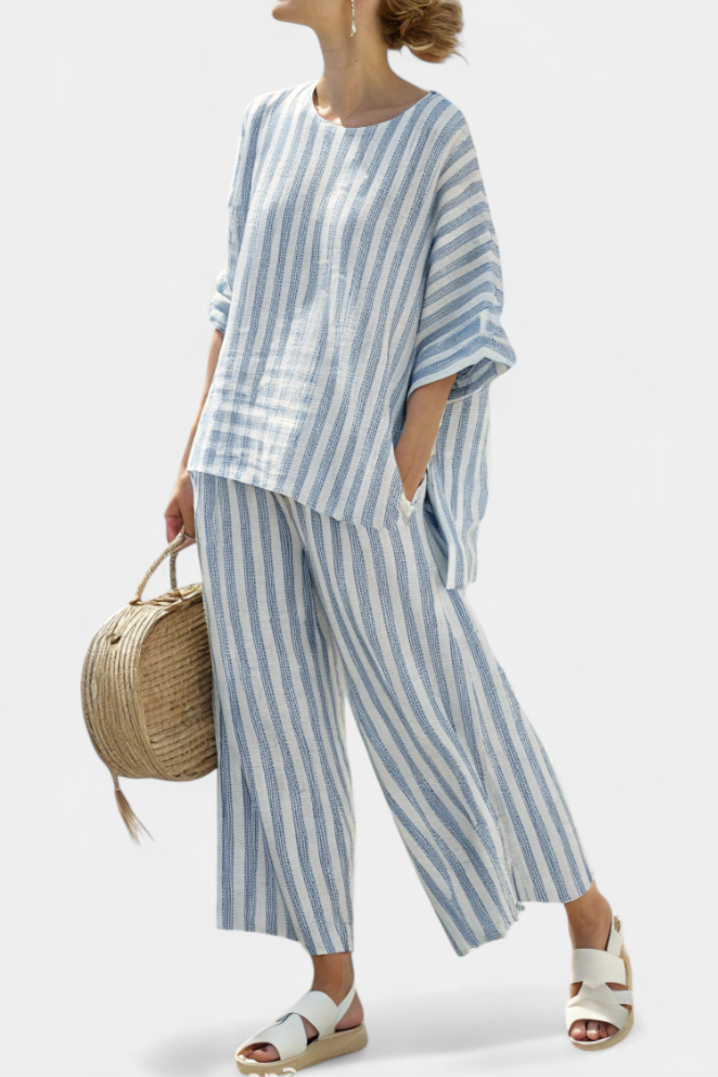 FEDERICA –SOSTIFICADO TOP DE LINO A RAYAS AZULES Y PANTALONES HOLGADOS