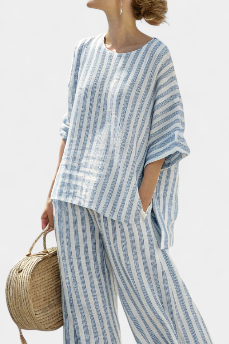 FEDERICA –SOSTIFICADO TOP DE LINO A RAYAS AZULES Y PANTALONES HOLGADOS